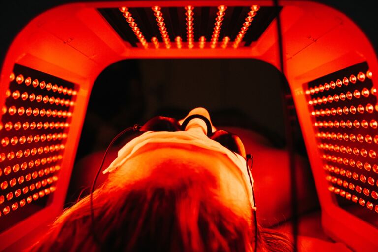 Photomodulation LED LuminEssence, rituel visage à Royat