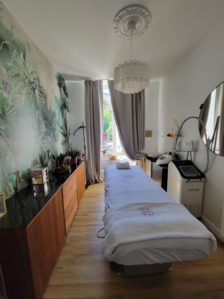 Salle de soin où réserver un massage à Royat, institut Élixir